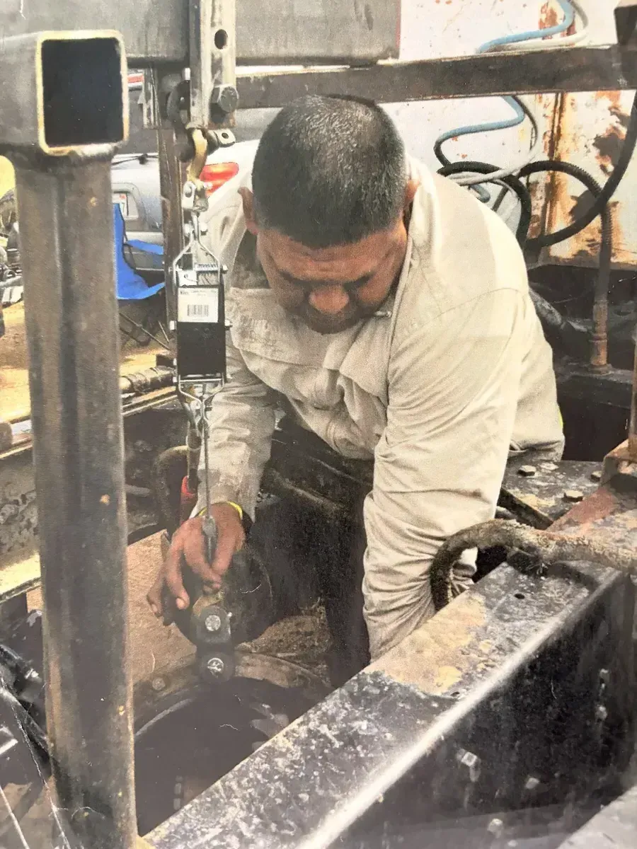 Ex Trucker learning trucking repair